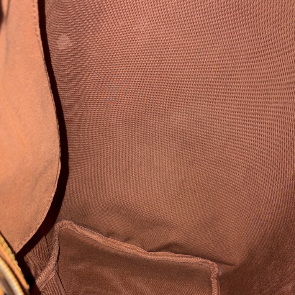 Louis Vuitton Speedy 40 Monogram Boston Bag- Preowned - Picture 15 of 17